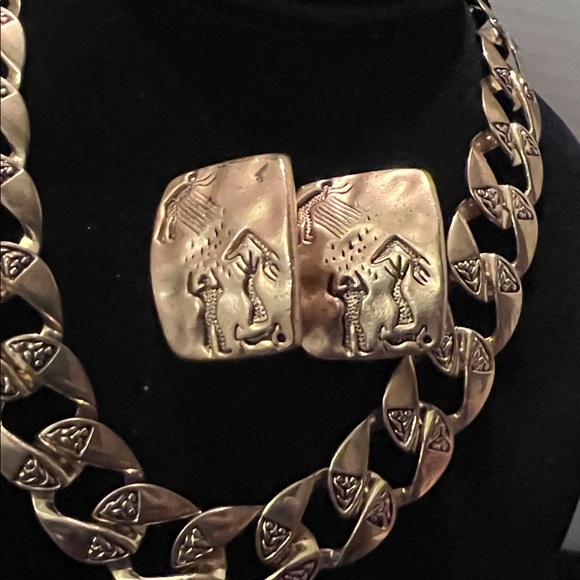 Gold Chain Necklace and Clip-on Earring Set - Picture 2 of 8